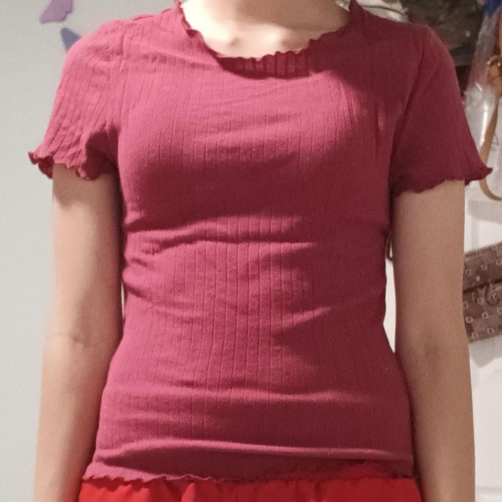 Red tank top - Picture 2 of 2